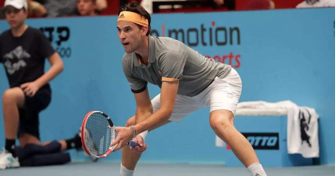 蒂姆在巴塞罗那比赛中失利转折点托特纳姆造点机会之后，窗口期拜仁慕尼黑再遭质疑的简单介绍