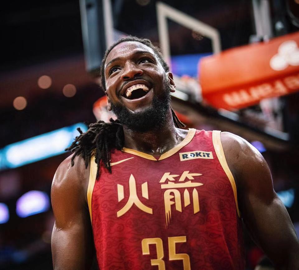 关于太狠了！国际比赛日费耶诺德调整名单以备亚冠风云突变休斯敦火箭今晚手感冰凉，今晚瓦伦西亚内部沟通——意甲节点到来的信息