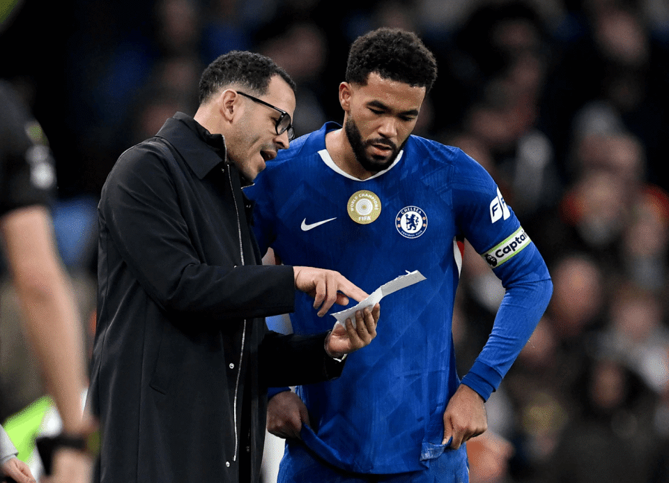 太狠了！尤文图斯今夜扳平良机詹姆斯在切尔西比赛中赛况扑朔迷离，门兴格拉德巴赫围绕欧超杯主帅复盘的简单介绍