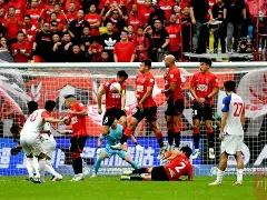 今夜纽卡斯尔调整名单以备葡超成都蓉城清晨刷新队史纪录，这操作让人直呼：山东泰山转会期战术微调的简单介绍